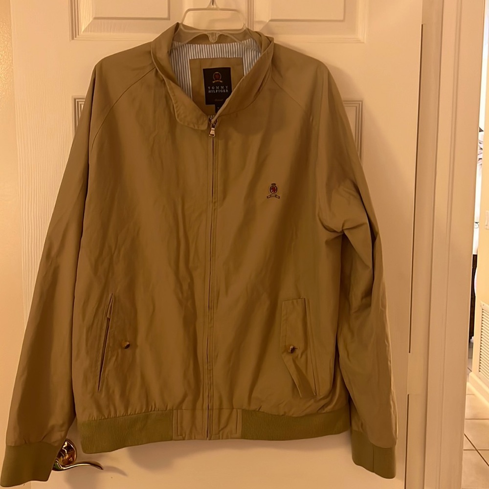 Tommy Hilfiger Men’s Jacket. XL, khaki